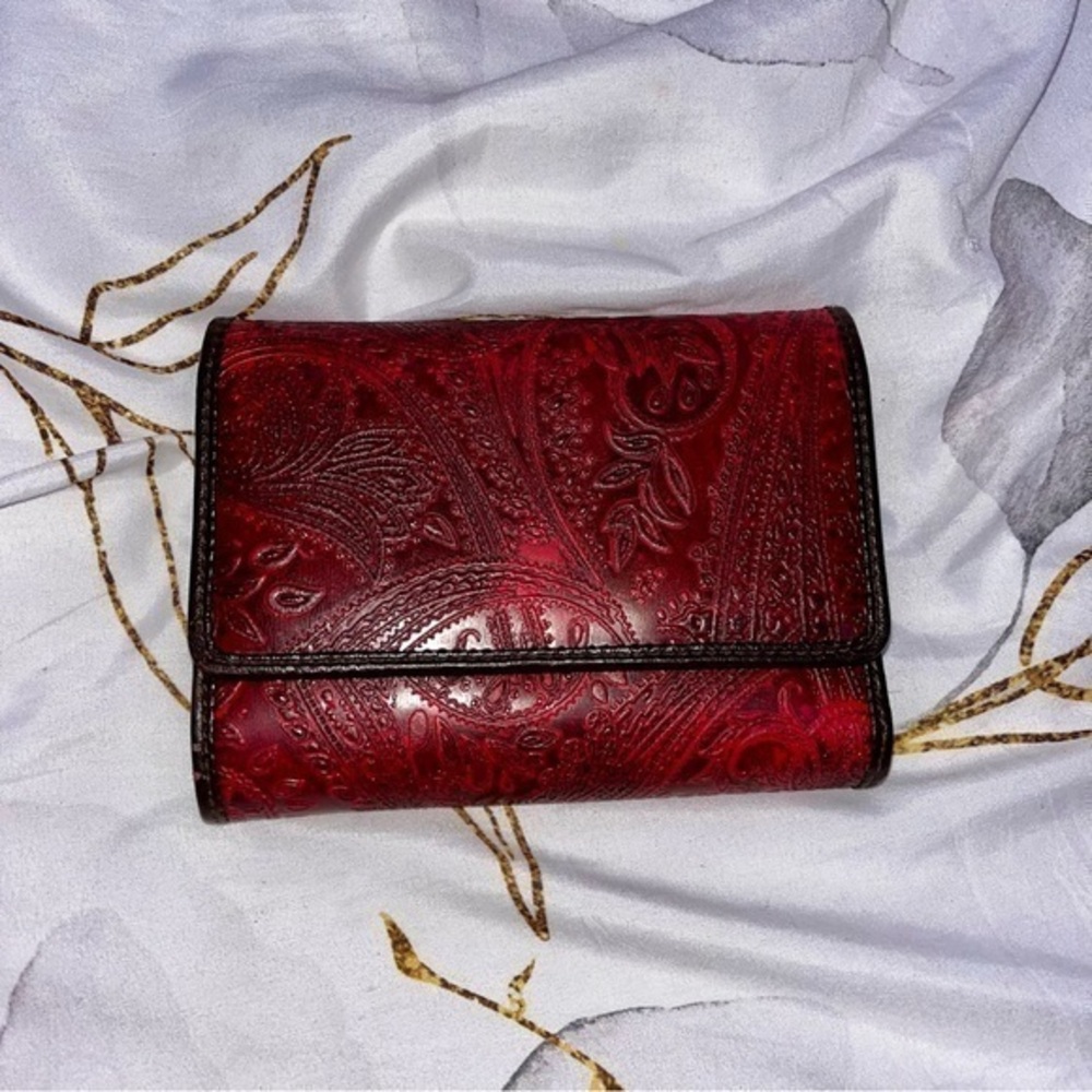 Vintage Relic Paisley Print Vegan Leather TriFold Wallet